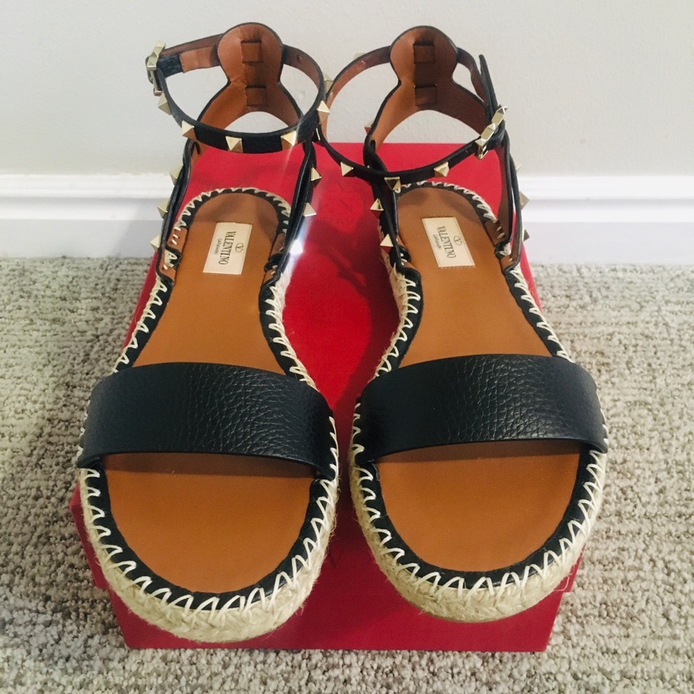 VALENTINO GARAVANI Rockstud Espadrille Sandal